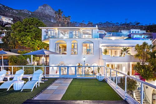 Clifton Apartment | Oceanfront Bliss at Clifton YOLO Spaces - Sea View Apartments