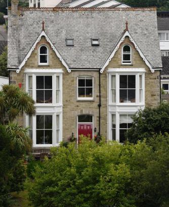 Truro Bed & Breakfast | Discover Cliftons Guest House – 4-Star Stay, Rated 9/10