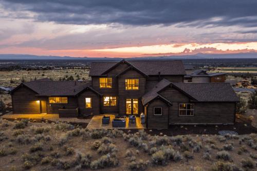 Powell Butte House | Experience Clint by AvantStay at Brasada Ranch Resort