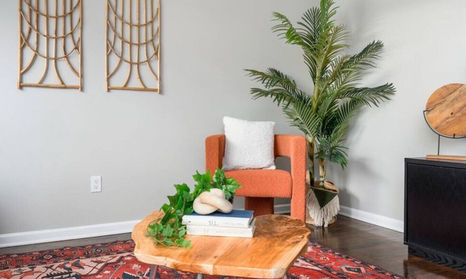 Columbus House | Clinton Corner: Family-Friendly Stay with Kitchen & Garage