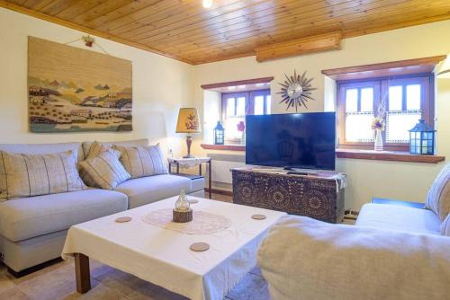 Kipoi Villa | Discover Clio's Stone House: Family-Friendly Getaway