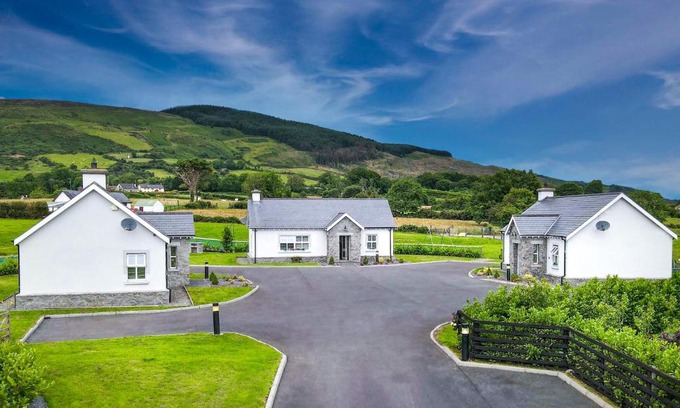 Newry House | Discover Clonlum Holiday Cottages - Pet-Friendly Retreat