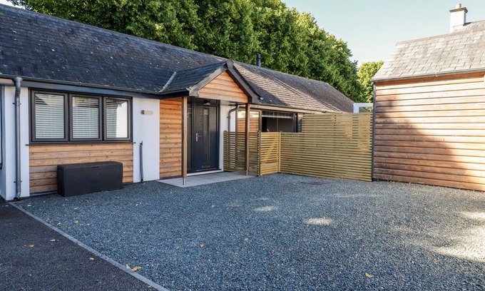 Bodmin House | Welcoming CLONMORE: Pet-Friendly Cottage in Bodmin