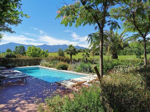 Ortaffa House | Idyllic Clos Des Aspres with Oceanfront Pool & Dining