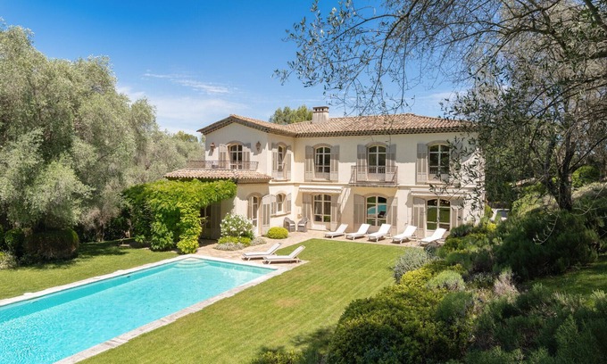 Mougins Villa | Elegant Escape at Clos des Moulins in Beautiful Mougins