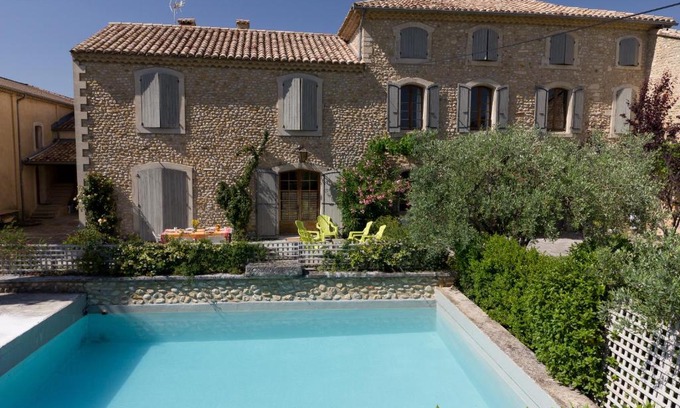 Visan House | Relax at Clos Du Père Clément with Oceanfront Views