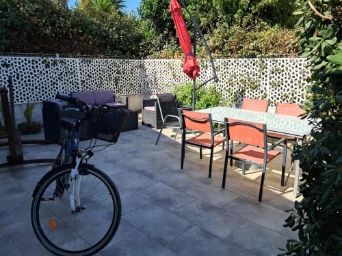 Vic-la-Gardiole House | Ideal Stay at Clos Gabmy: Near Beach & Nature Trails