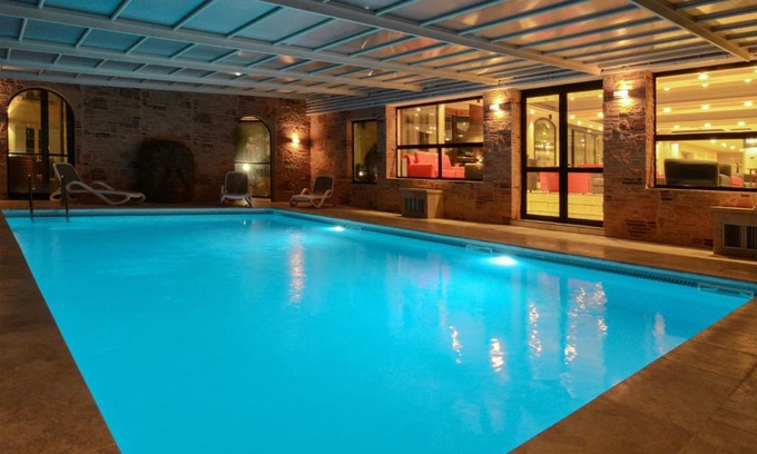Sarlat-la-Caneda Hotel | Relax at Clos La Boëtie & Spa with Oceanfront Views
