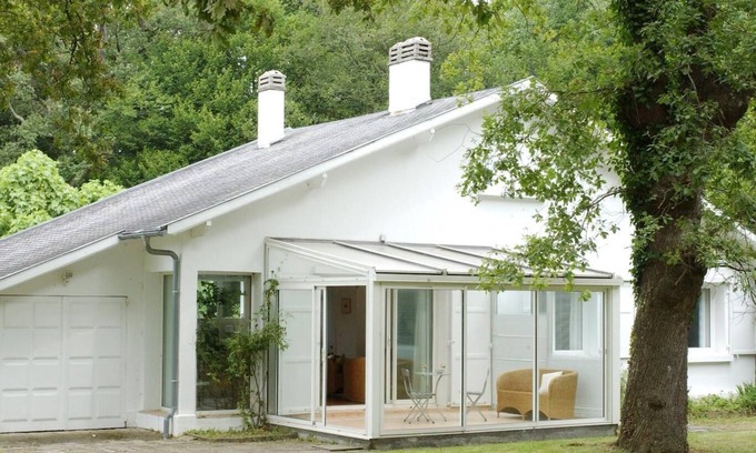 Jurancon House | Family-Friendly La Conciergerie with Pool and Kitchen