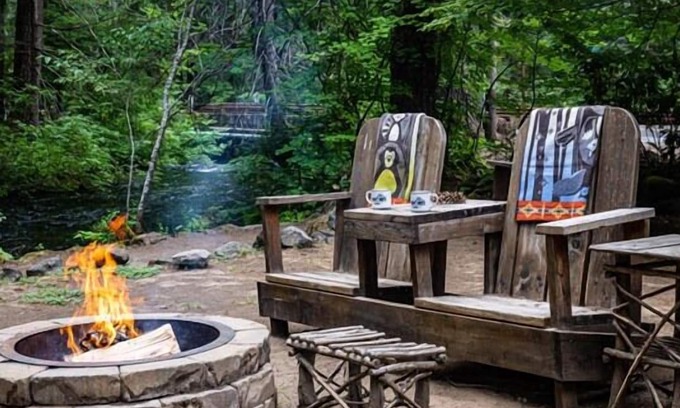 Union Creek House | Convenient Location Near Mt. Thielsen & Union Peak!