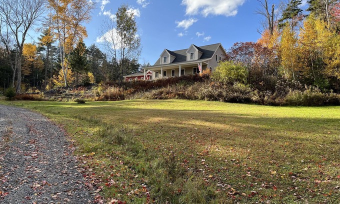 Middlesex House | Perfect Location Near 4 Ski Areas and Ocean Views
