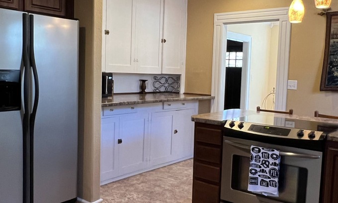 Sweetwater House | Family-Friendly Retreat with Lake Views and Spa Access