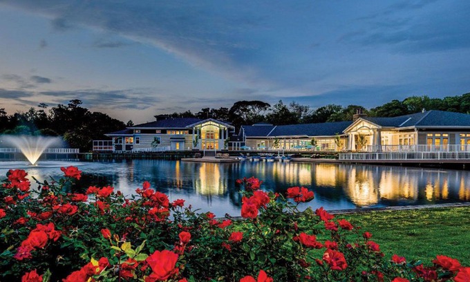 Sea Scape Resort | Family-Friendly Retreat near Beach with Pool and Spa Access