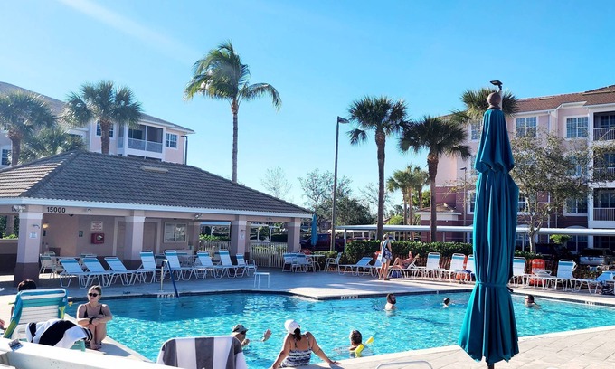 Majestic Palms Condo | Cozy Retreat Near Beaches with Pool, Hot Tub & Free Wi-Fi