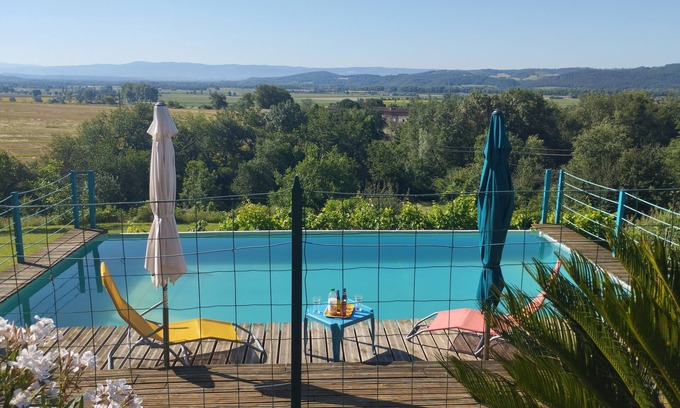 Cuq Apartment | Unforgettable Stay Near Castres with Panoramic Views