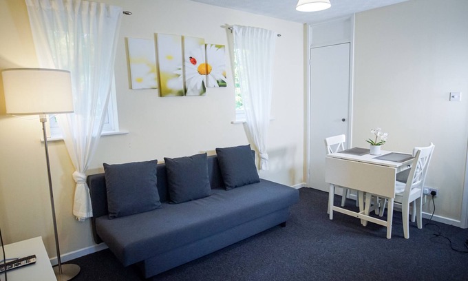 Newbury Apartment | Prime Location Studio with Kitchen & Top Guest Ratings