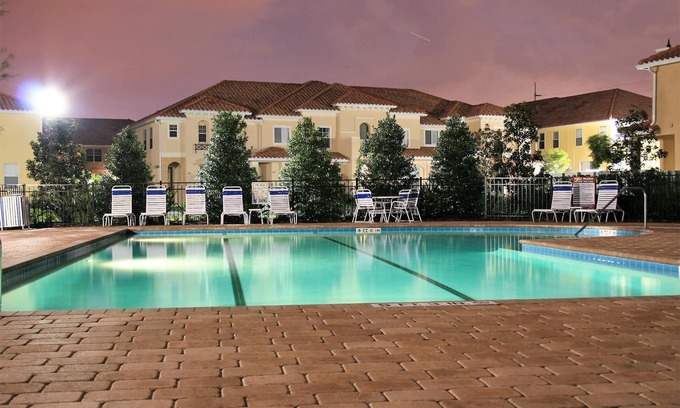 Crestwynd Bay House | Family-Friendly 3BR Unit Near Disney with Pool & Kitchen