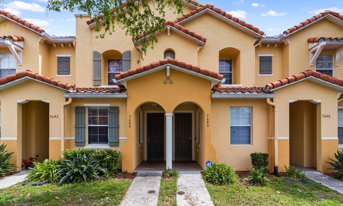Crestwynd Bay House | Family-Friendly Villa with Private Patio near Disney!
