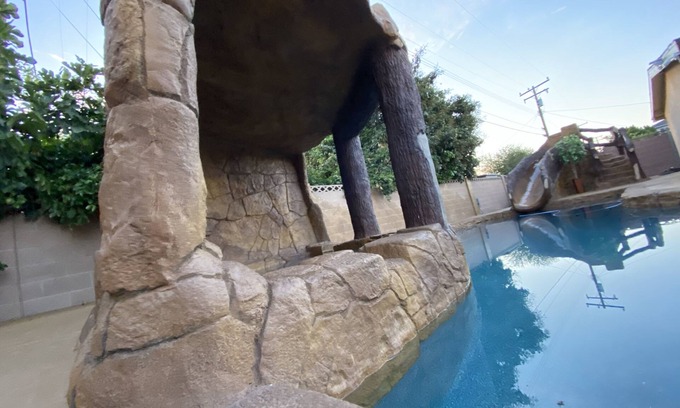 Sherwood Forest and Thistle Development House | Ideal Hotel Near Disneyland with Pool & Family Amenities