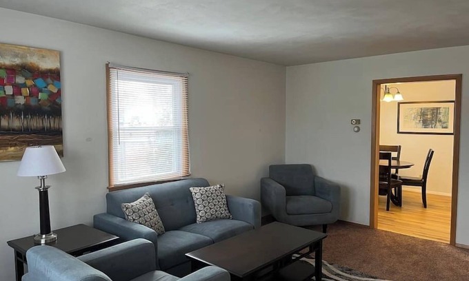 Springfield Apartment | Ideal Downtown Location with 2 Queen Beds & Family Amenities