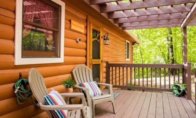 Morganton Cabin | Authentic Log Cabin Retreat in Beautiful Blue Ridge, GA