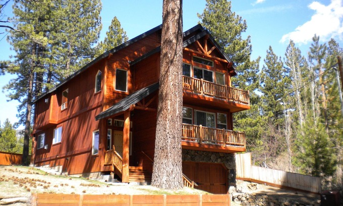 Black Bart House | Convenient Tahoe Cabin with Pool, Perfect for Large Groups