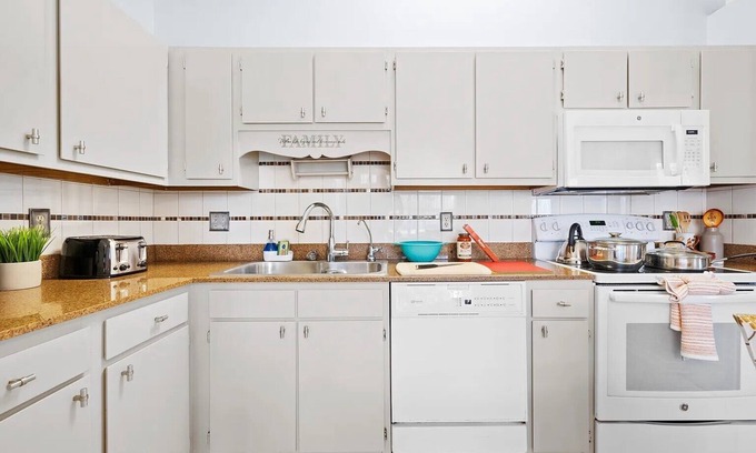 Summerville House | Cozy Retreat with Pool, Spa, and Family-Friendly Amenities