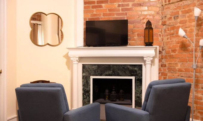 Adams Morgan Bed & Breakfast | Prime Location Efficiency with Breakfast & Family Amenities