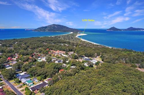 Hawks Nest House | Ideal Family Retreat Near Jimmy's Beach - 9/10 Rated