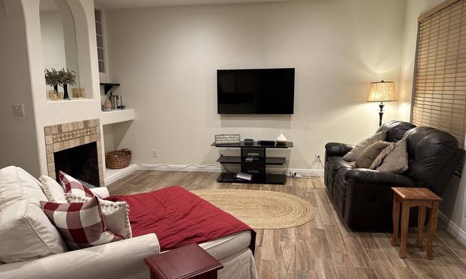 Aliso Viejo Condo | Relaxing Family Condo Steps From Laguna Beach with Ocean View
