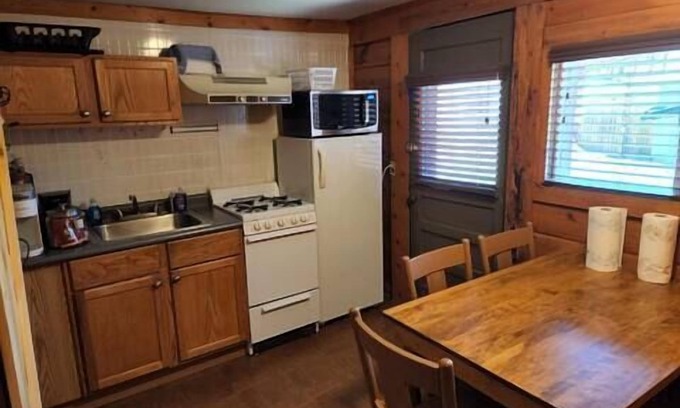 Hill City Cabin | Convenient Access to Mt. Rushmore and Family-Friendly Amenities