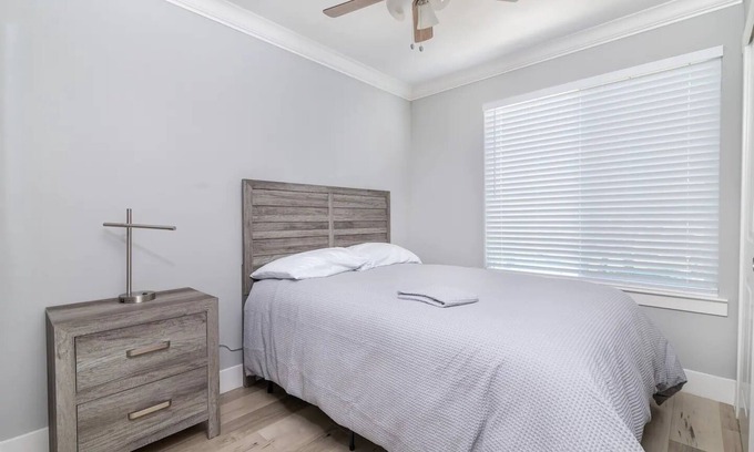 Sacramento House | Cozy Retreat Near Sacramento: Family-Friendly & Breakfast Included
