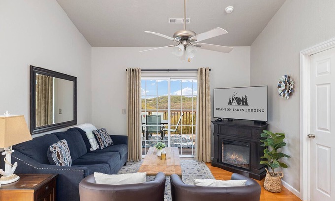 Indian Point Condo | Lake View Retreat: Guest Rated 9.8 Near SDC with Pool
