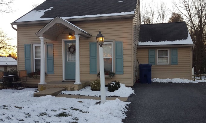 Witmer Cottage | Convenient Stay Near Sight and Sound Theater for Mother's Day