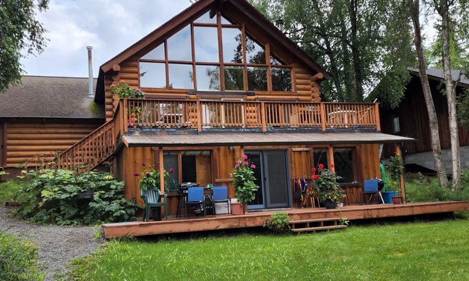 Soldotna House | Spacious Home by Kenai River - Ideal for Large Groups