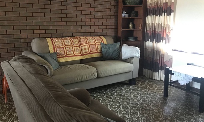 Port Denison House | Close to Sporting Facilities and Beaches