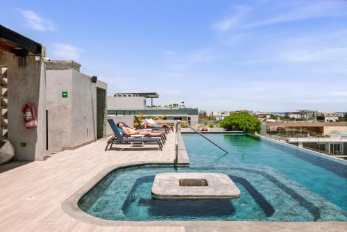Gonzalo Guerrero Apartment | Close to the Beach, Rooftop, Pool, Jacuzzi, GYM