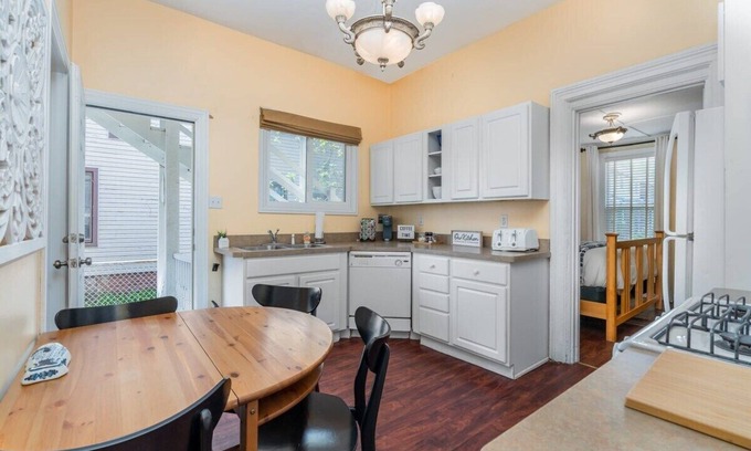 Michigan City Apartment | Beachfront 2 Bedroom Pet Friendly Retreat - Rated 9.8/10