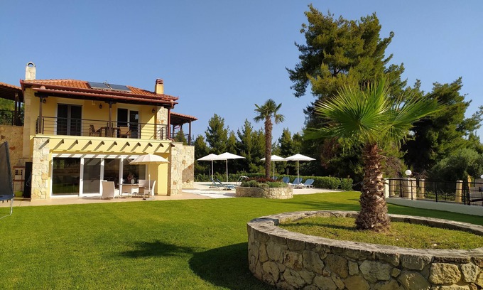 Paliouri House | Beachside Haven with Ocean Views and Private Heated Pool