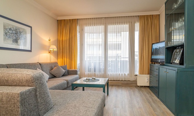 Westerland Apartment | Beachside Balcony Apartment in City Center - 10/10 Rated