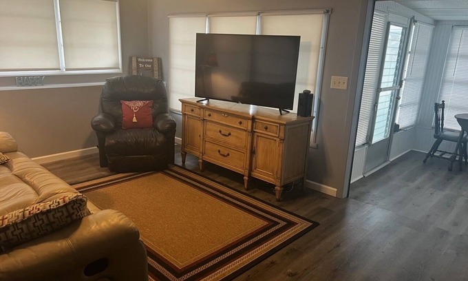 Laurel House | Beachside Getaway: Perfect Location for Your Next Escape