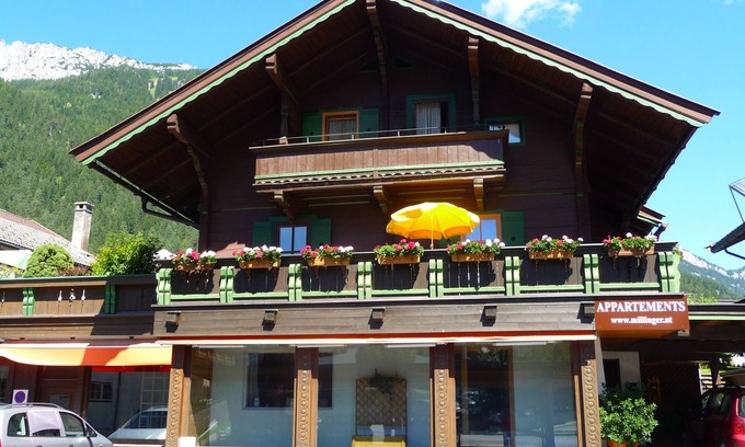 Waidring House | Tranquil Retreat Near Gondola - Waidring Downtown Hotel