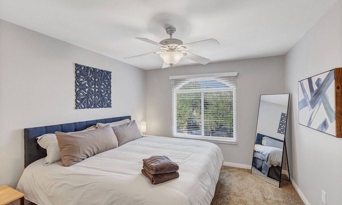 Spring Valley Condo | Ideal Getaway Near the Las Vegas Strip with Pool & Kitchen