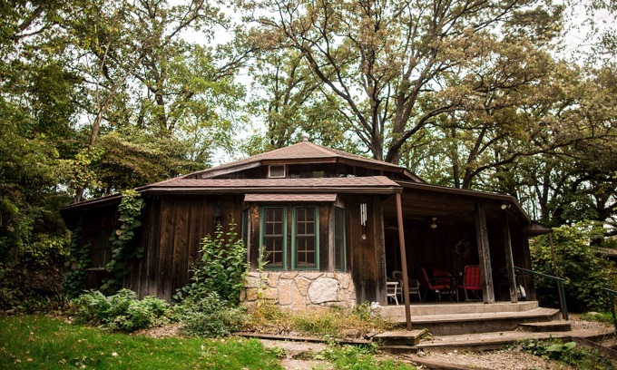 Decorah Cabin | Explore Decorah: Trails, Streams & Downtown Access Await