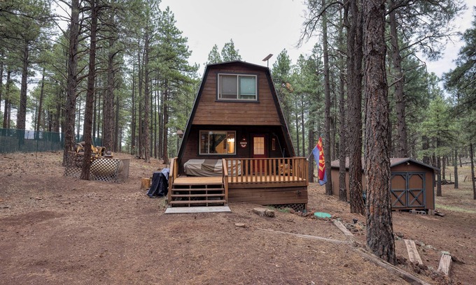 Williams Cabin | Discover Friar Tuck Cottage - Perfect for Grand Canyon Adventures
