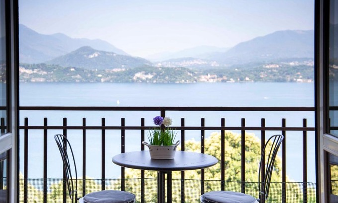 Carcioni Apartment | Scenic Cloud 9 Apartment with Breathtaking Lake Views