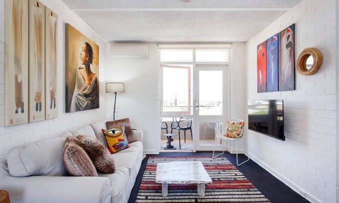 Fremantle Apartment | Cozy Oceanfront Apartment with Kitchen in Fremantle, WA