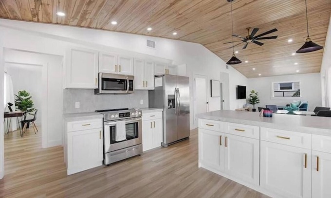 Pine Channel Estates House | Cozy Cloud 9 Vacation Home for Family Fun at Big Pine