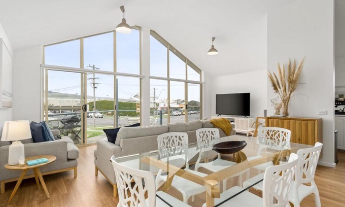 Apollo Bay House | Convenient Cloud Nine - Explore the Town with Ease