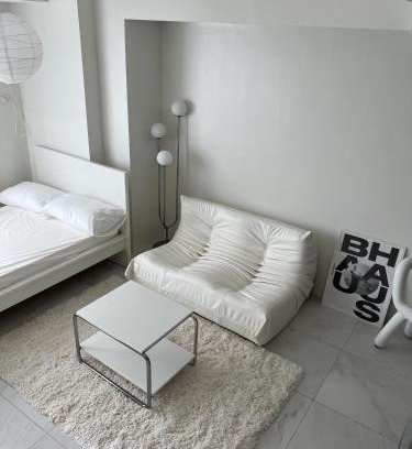 Bagumbayan Hotel | Cloud Space Studio near Eastwood